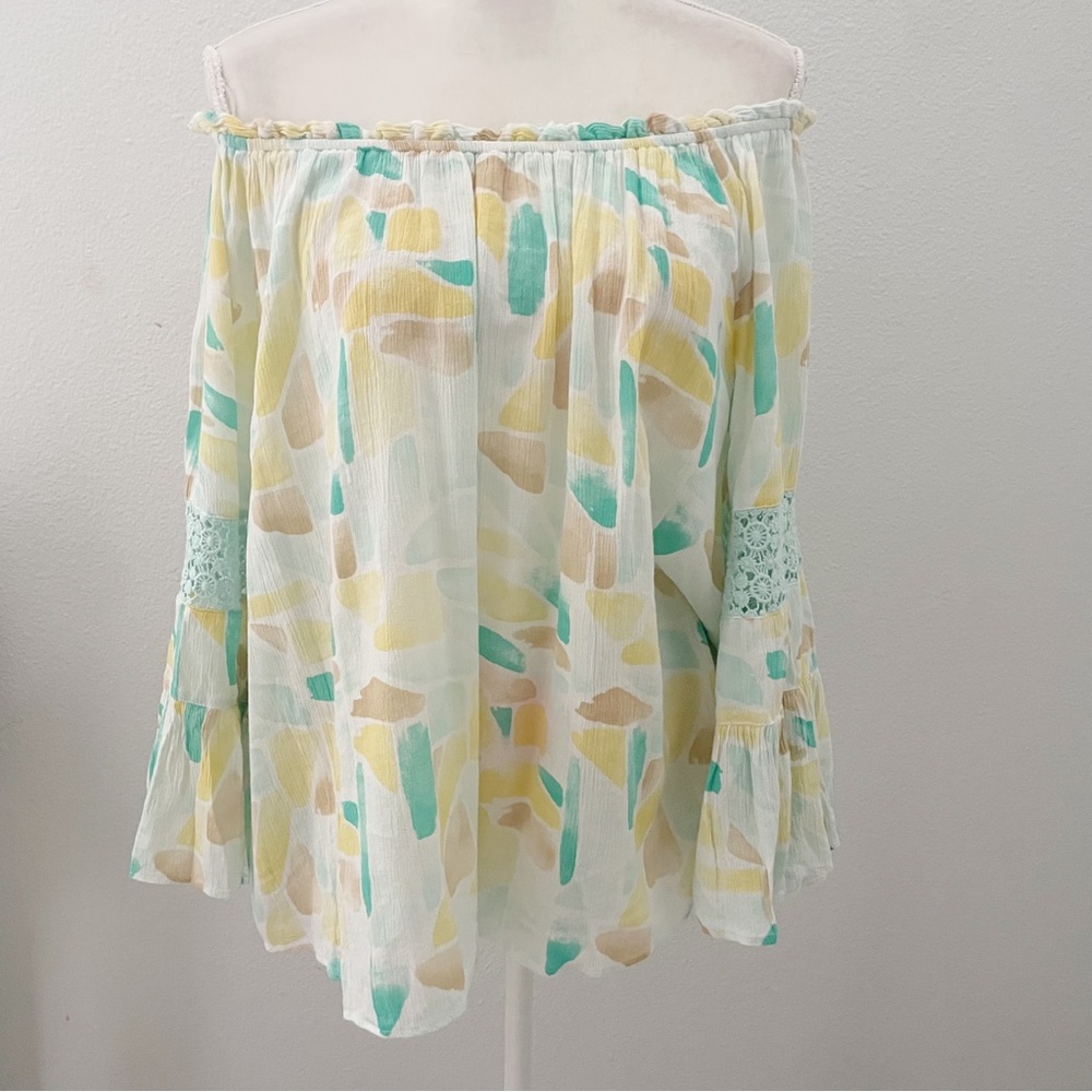 Crown & Ivy off shoulder bell sleeve blouse size large
